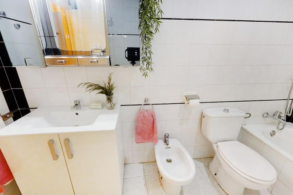 Cozy 2 Bed Apartment Playa De Los Locos Torrevieja Exterior foto
